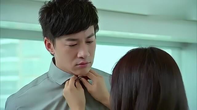 小时代:林萧顺手帮宫洺系扣子,无心的举动,却让宫洺瞬间心动了!