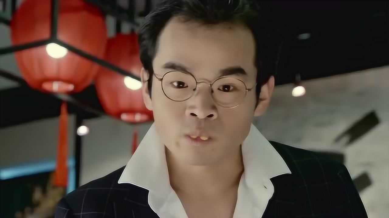 铠甲勇士美女被男子催眠后竟提出这种要求