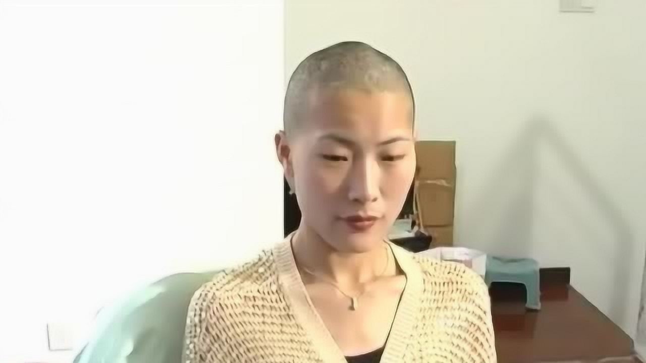 美女剪长发 51hair网-348店主的长发剃了光头