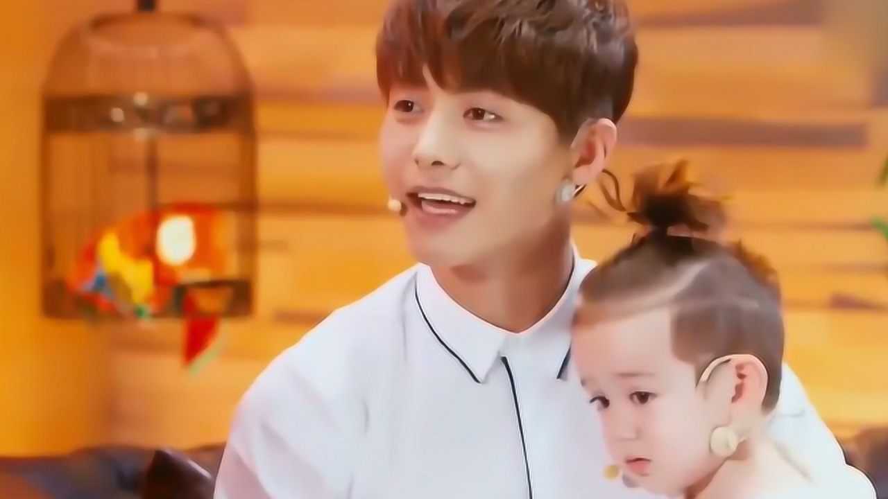 超级奶爸周嘉诚惊喜现身马天宇赶紧一把抱起炸克婶太萌了