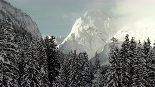 风景绝美的航拍大片——阿尔卑斯山的冬天