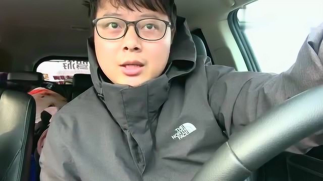 领略自驾游自驾游要不要安装车顶行李箱麦小兜为你揭秘开口跪