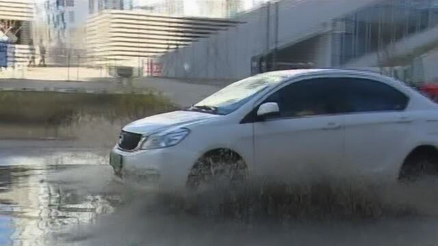 未到雨季 内涝先至 保定翠园街道路严重积水