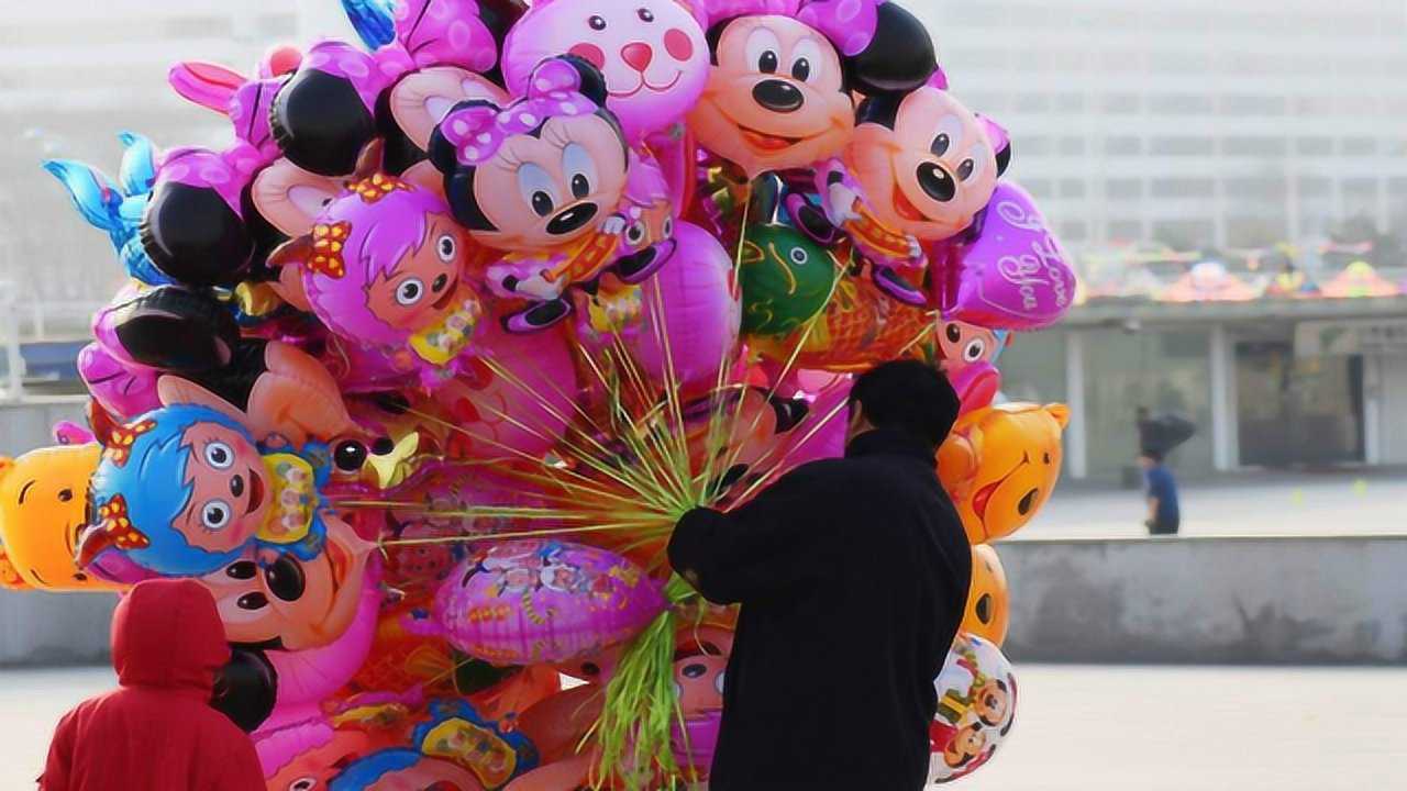 街边卖的氢气球到底有多危险老外冒死验证看完还敢让小孩子玩吗