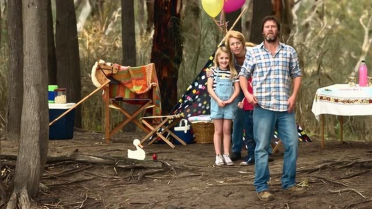 男子跟河岸上的女人打招呼太热情,差点吃子弹_电影_高清1080p在线观看