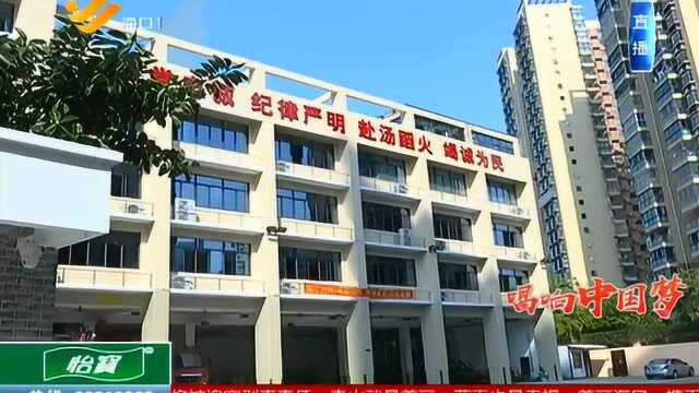 海口:眼镜蛇出入民宅 消防员成功捕捉