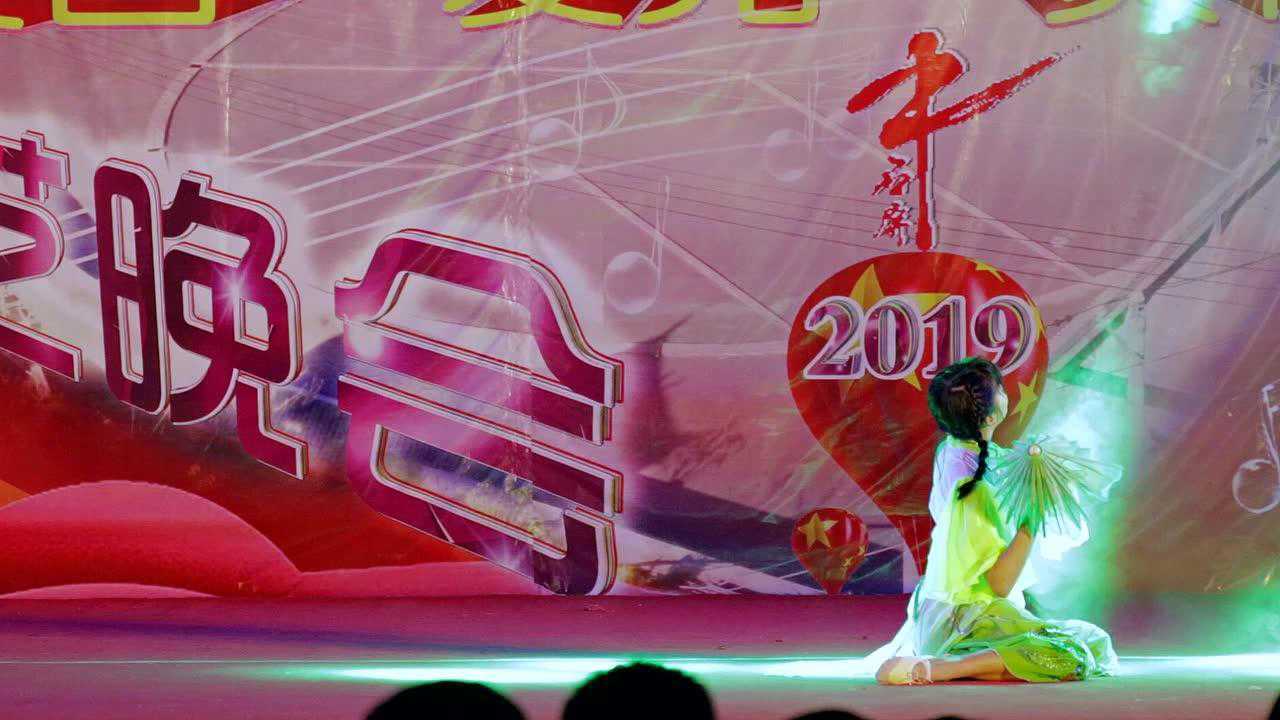 石屏二中元旦晚会之茉莉情怀