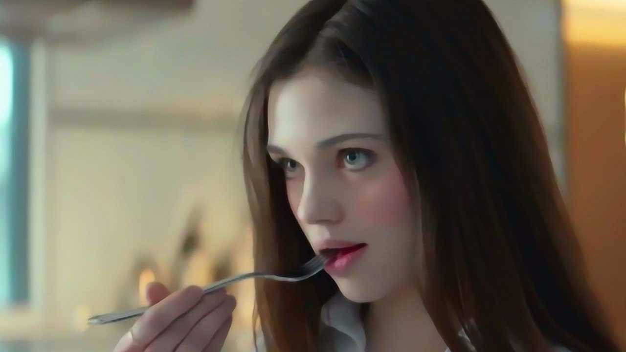 悬疑《镜中人》女孩互换身体,杀闺蜜占她男朋友,杀死扔掉自己的父亲