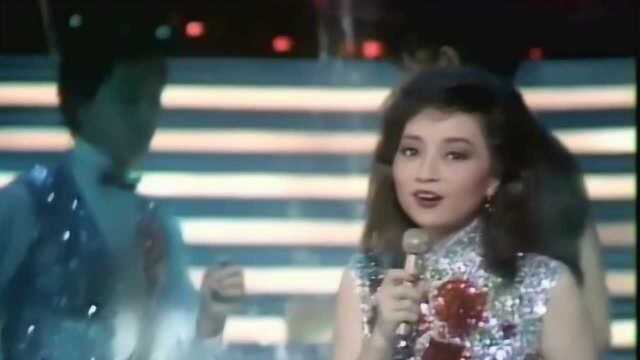 徐小凤1984年特辑,舞台画面时代感十足