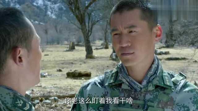 《突击再突击》周瑞麒偷听长官讲话 长官竟丝毫没有发现