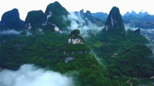 位于贵州深山里的景区,被誉为贵州第一沟,风景比九寨沟还漂亮