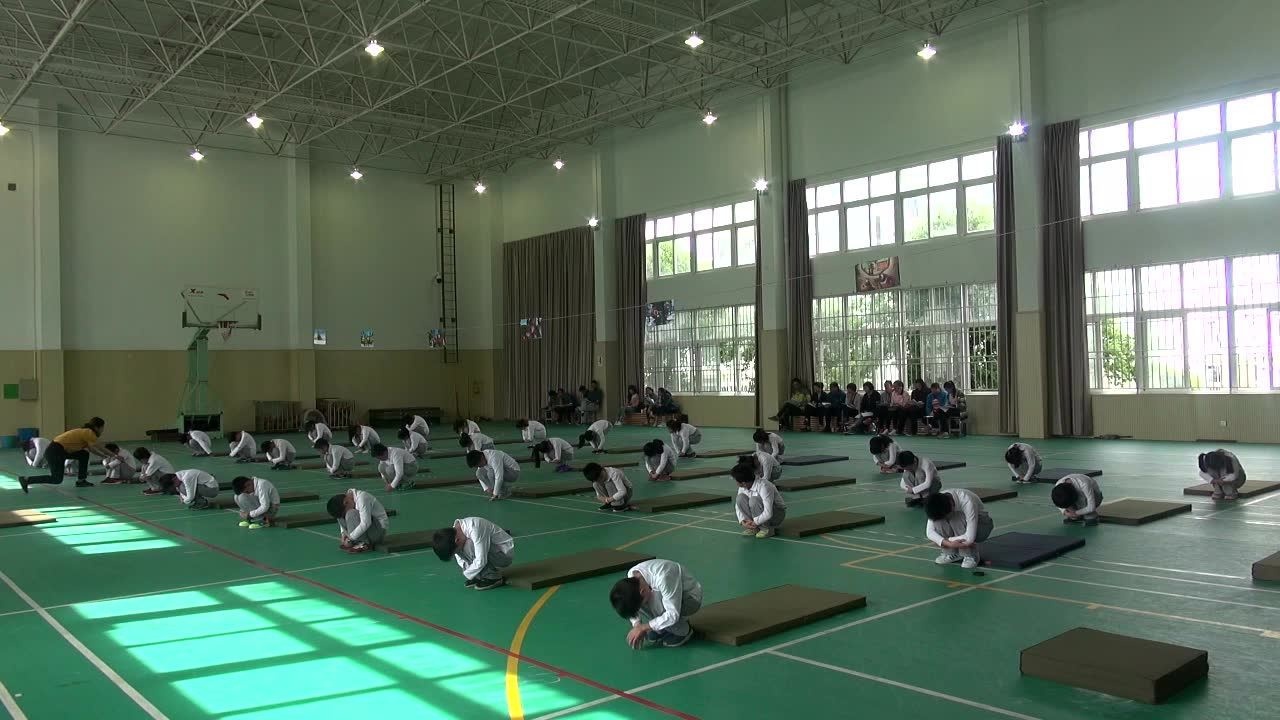 小学体育《前滚翻》_高清1080P在线观看平台_腾讯视频