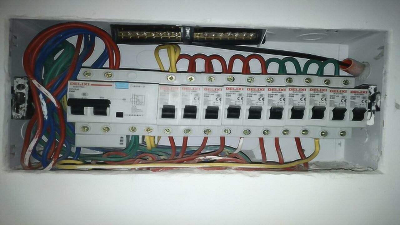 配电箱中的回路零线是否都需要接在零线排上今天算长见识了