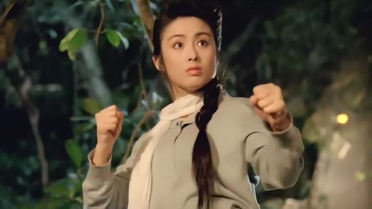 新精武门大傻哥刚想霸气就被张敏一脚给踢飞了还真是惨