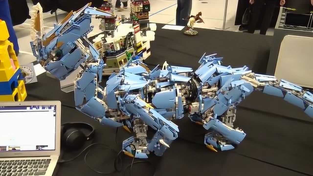 乐高组装机械恐龙,遥控变换姿态,性能也是超棒!