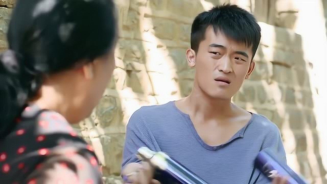 马向阳下乡记:花小宝拿着马向阳的杯子,狐假虎威