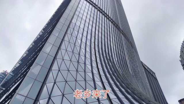 吴川富豪建的深圳京基大厦,顶层餐厅590一位,陈华,我来了!