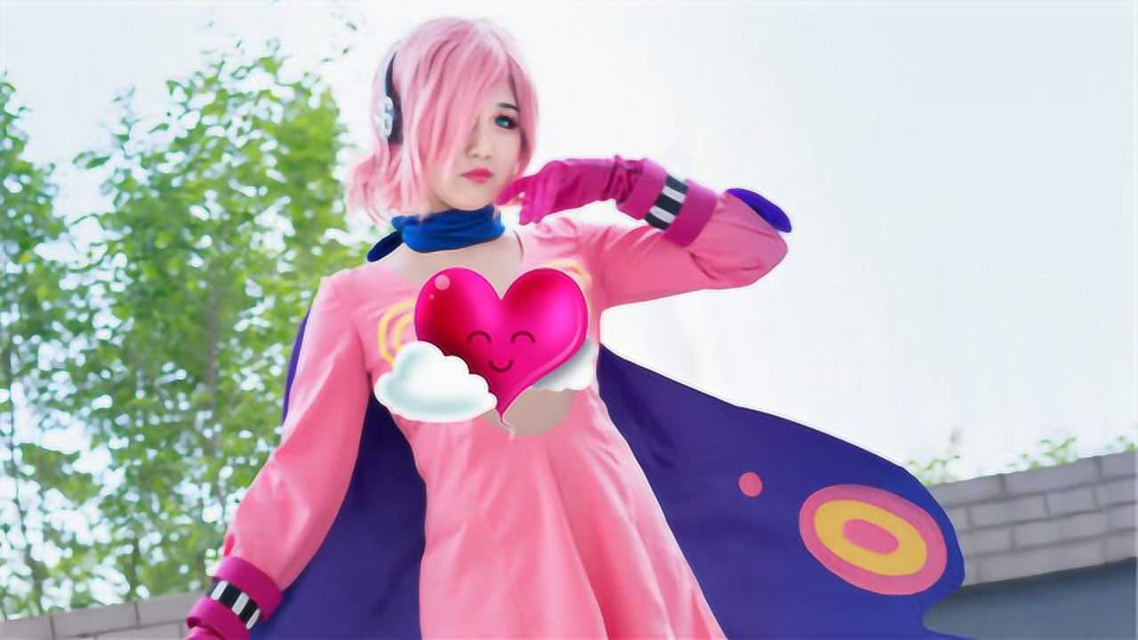 小姐姐cos蕾玖,穿这样的衣服出门,网友:勇气可嘉!