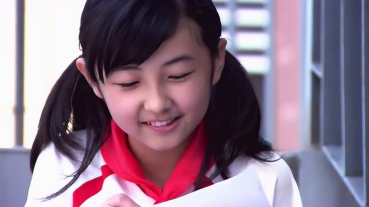 璀璨人生小女孩这么小画却画的这么好真是太厉害了