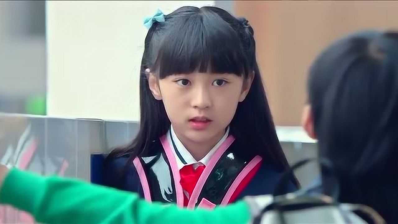 龙拳小子:林秋楠小小年纪就会撩妹,竟然壁咚女同学