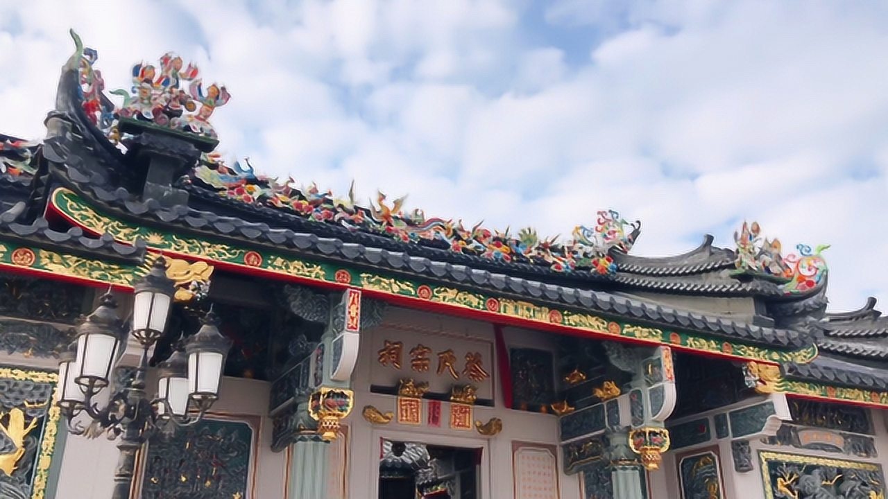 广东潮汕一个大姓的宗祠,富丽堂皇,据说造价上千万?