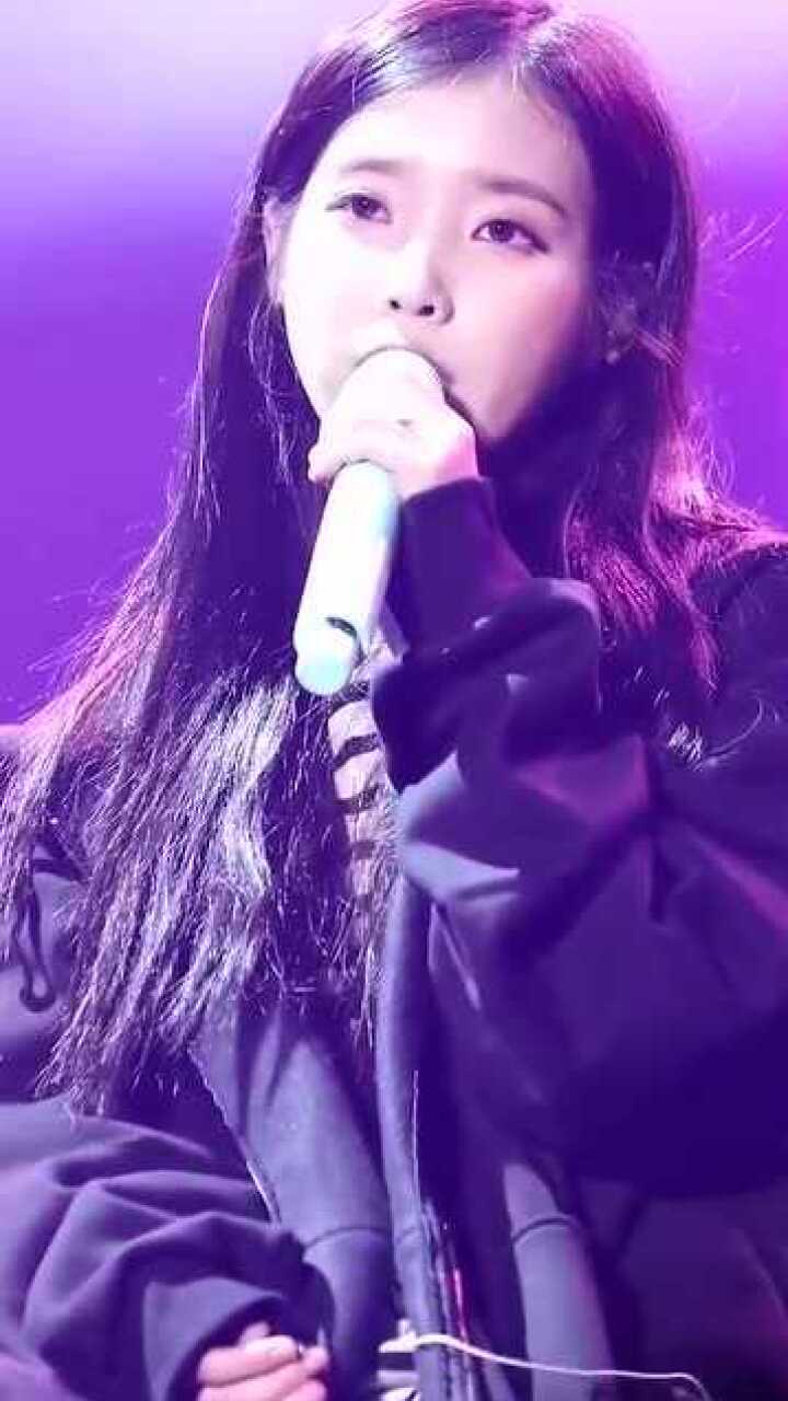 iu李知恩,唱歌的样子真的好美