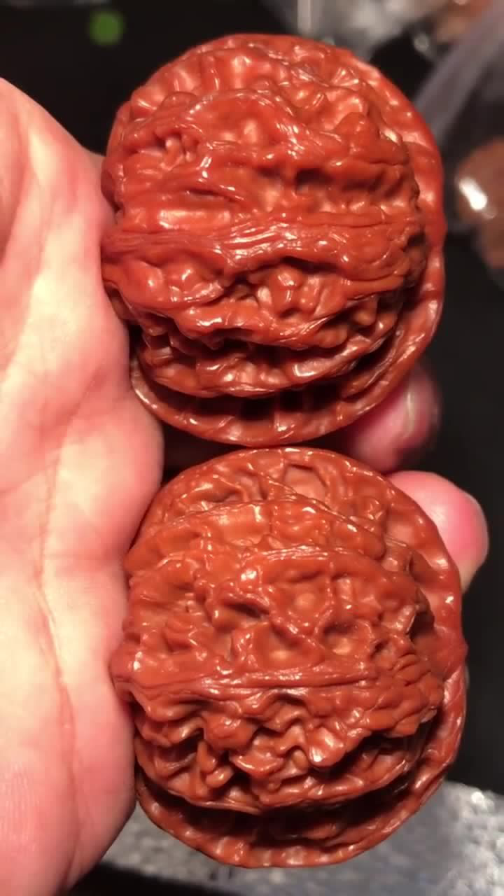 苹果园狮子头核桃,色泽光鲜亮丽,这算不算已经包浆了呢