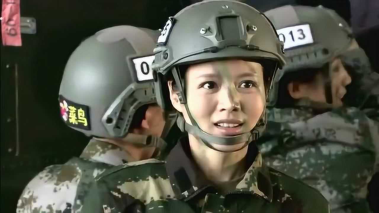 特種兵特種女兵第一次見武裝直升機,個個飢渴難耐,雷神蒙了