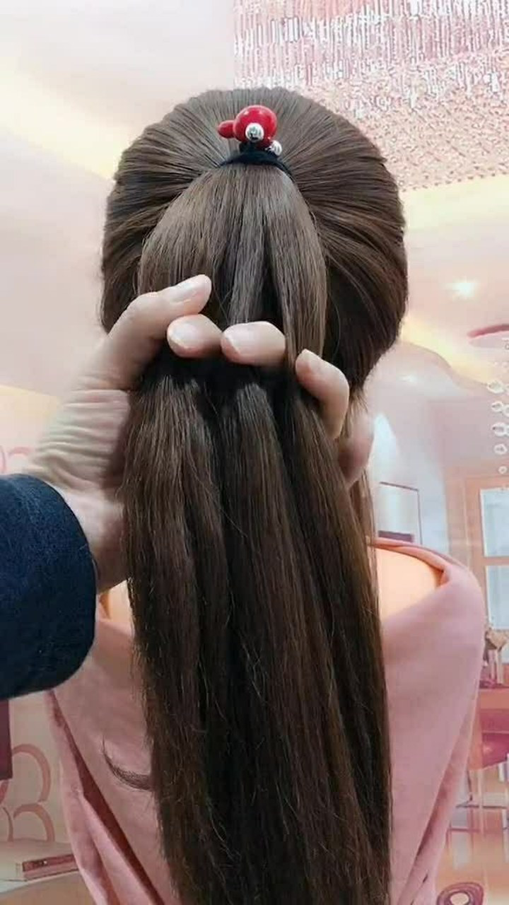 这样编的麻花辫真的好特别,而且教程真的很简单呢!