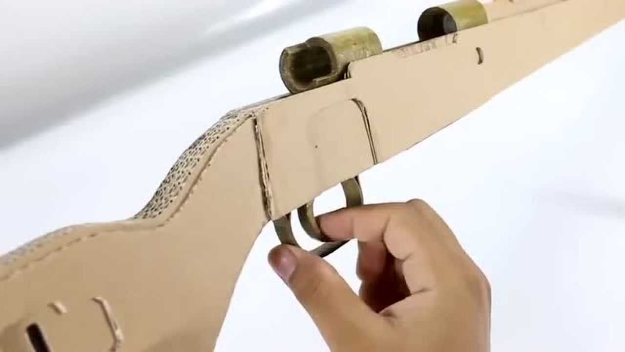 创意生活手工国外牛人用硬纸板打造一把绝地求生里的98k