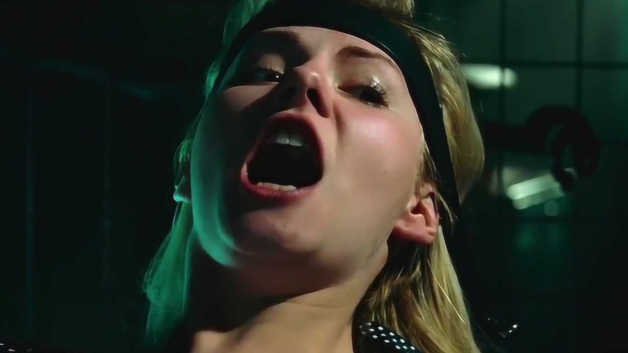 变态男子迷晕女模特,绑在椅子上,用热油毁容!_腾讯视频