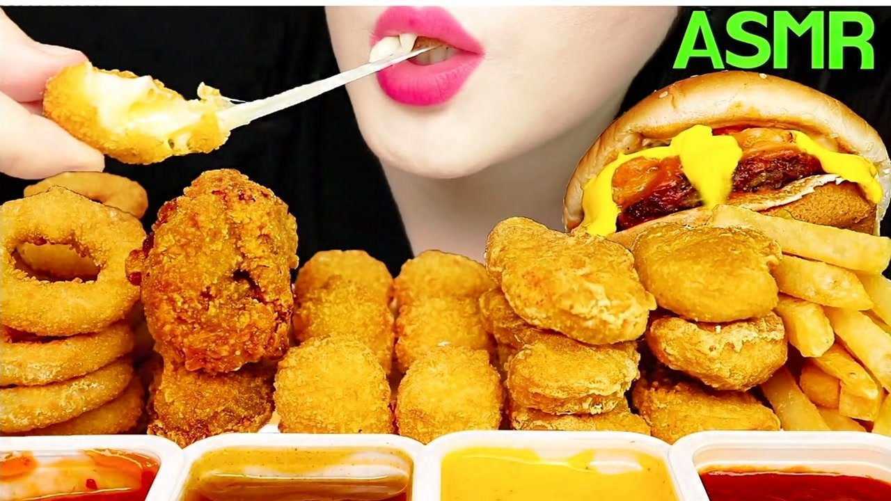 美食咀嚼音肯德基小姐姐这是自己做的吗为什么那么大料那么足