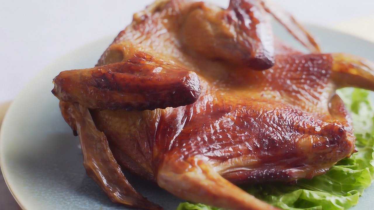 烤鹌鹑,外皮酥脆肉质鲜嫩,营养好吃,做法也简单