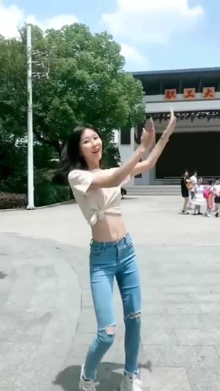 为什么有的女人喜欢露肚脐?_腾讯视频
