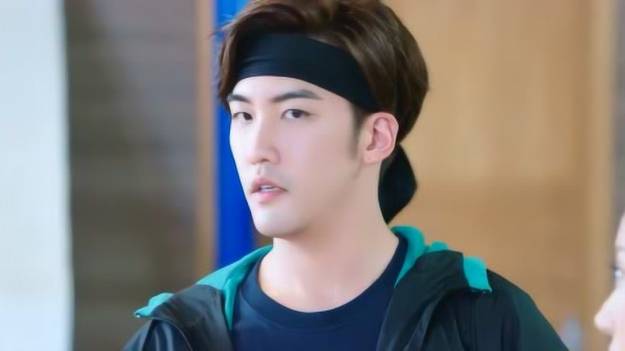 高举星露cp谢逸星强制性教朱璐吃瓜群众捂眼睛不敢看