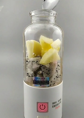 火龙果苹果汁,利尿祛湿消肿,排毒养颜哦!