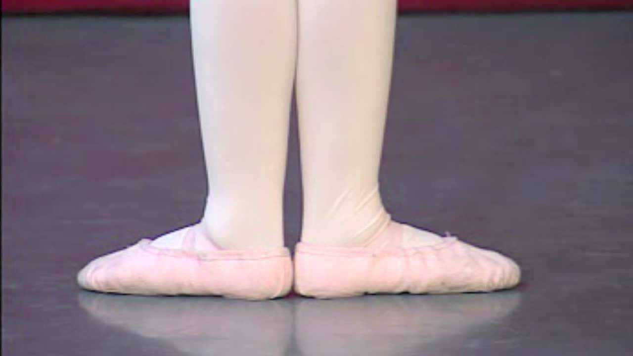 中国歌舞剧院考级第四级:08一位绷脚