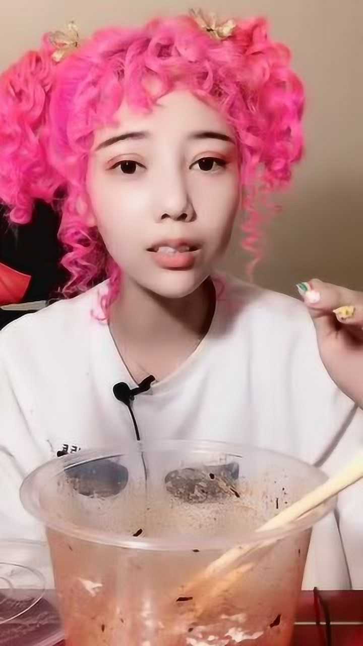 快乐源泉:吃黑蒜的可姐教你弹舌_腾讯视频