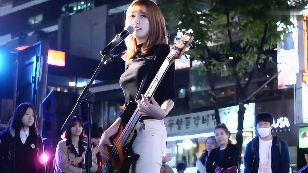 韩国人气贝斯手智仁集美貌与才华一身