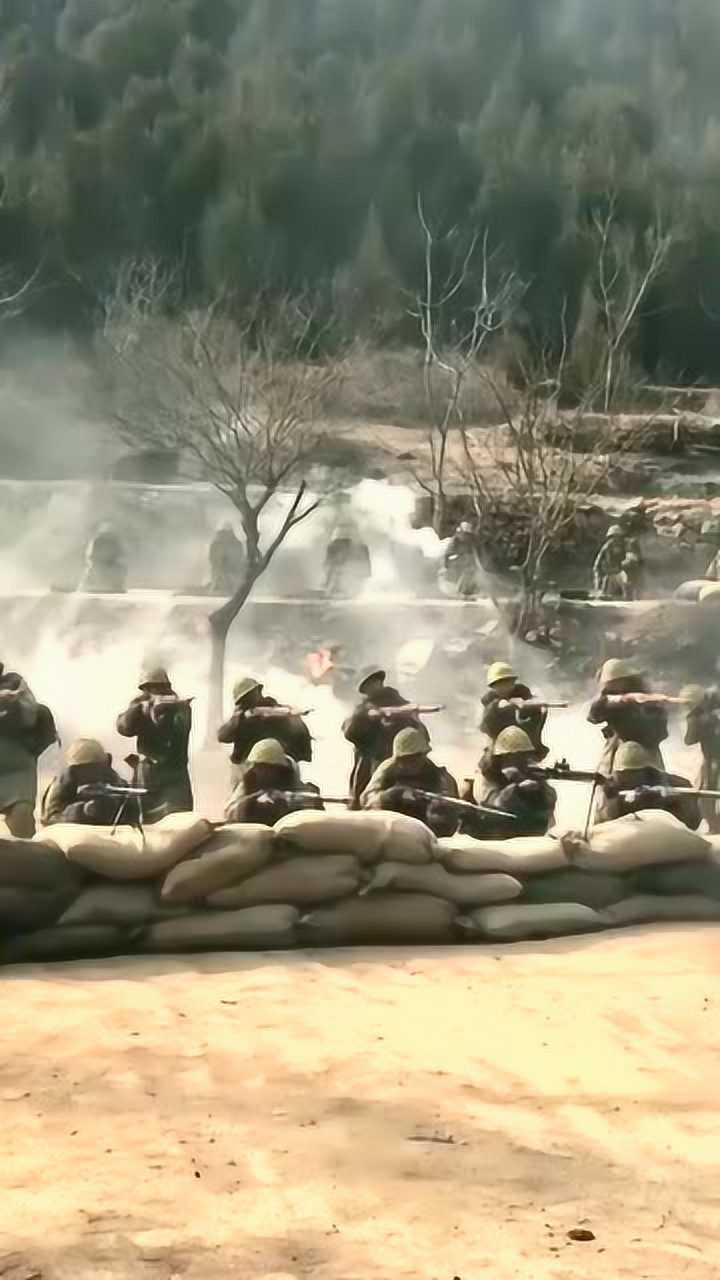 364实拍拍戏现场鬼子们集体开枪射击身边真是遍地狼烟啊