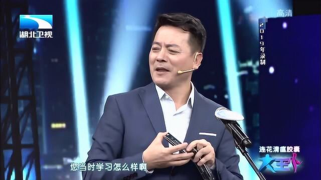 身怀绝技林津锋!实力派演员,闽南歌王,口琴演奏家,专业乒乓球