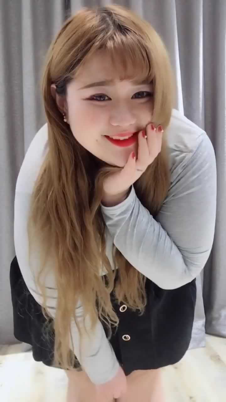 300斤胖妞眨眼那一刻网友是心动的感觉