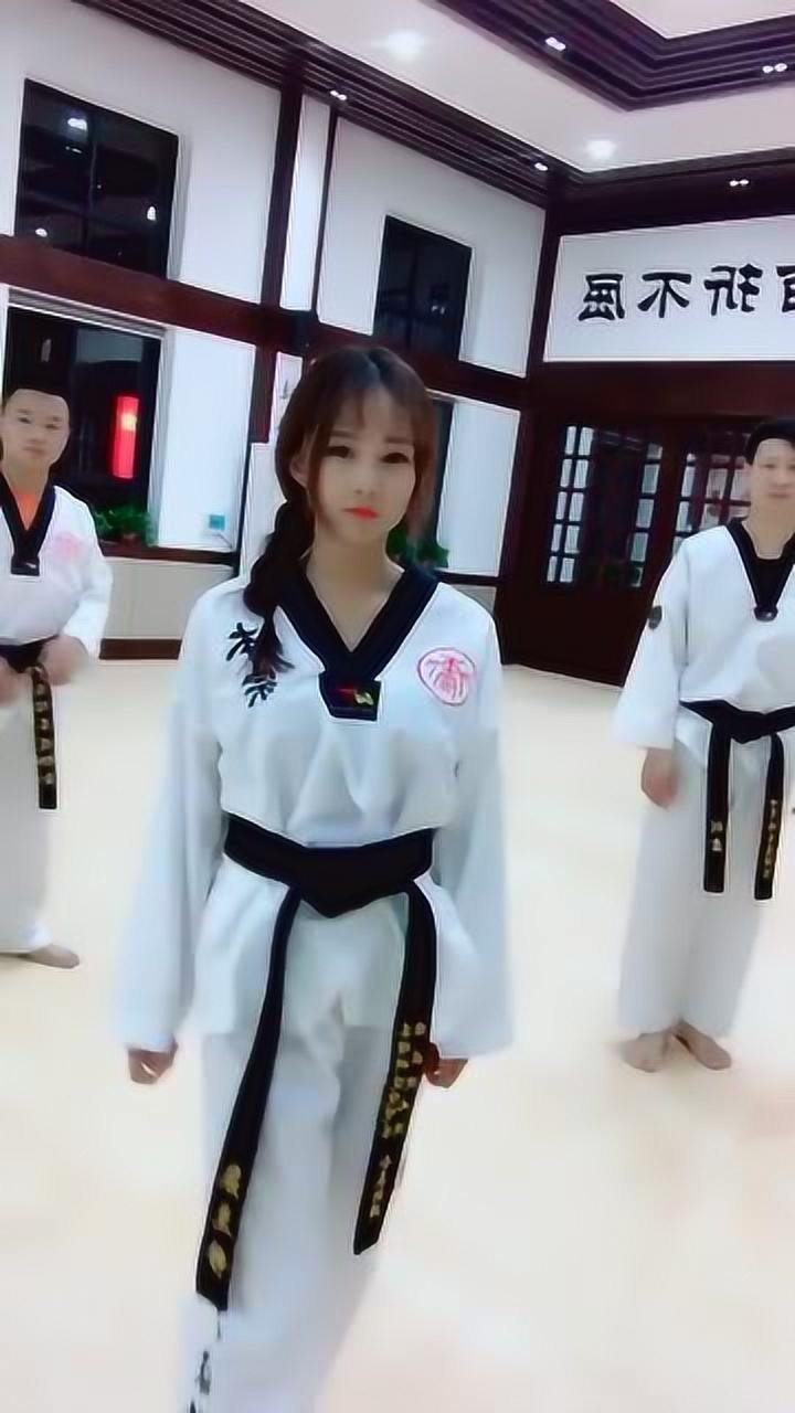 小姐姐用事实告诉你学跆拳道的美女惹不得网友她有男友吗