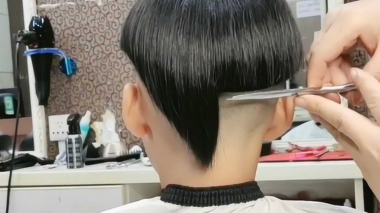 锅盖头搭配狼尾这样的发型才够个性