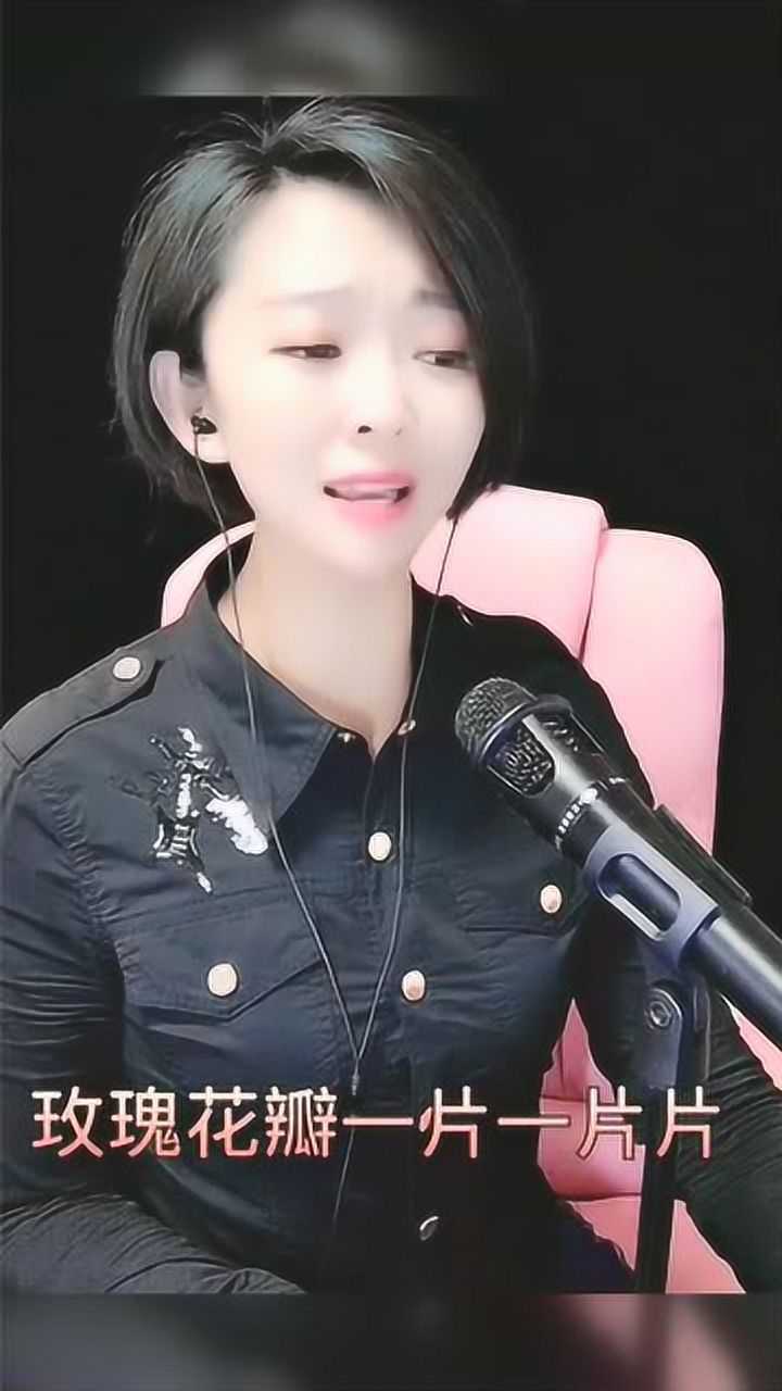 帅气女歌手唱太想念这烟嗓不要太好听很难被超越了