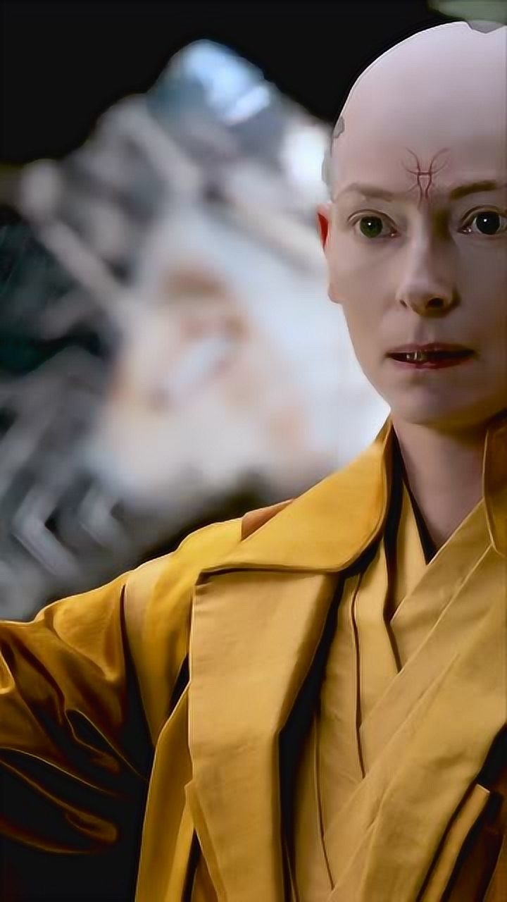 古一法师摆着最平静的表情打着最狠的架