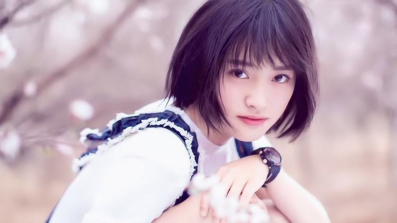 沈月疑似整容偷偷变美,鼻子变精致太明显,近照撞脸蔡徐坤