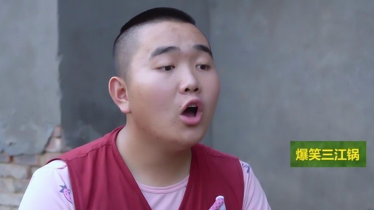 爆笑三江锅:吃酒席弟弟打包,回家后哥哥独享,太搞笑了