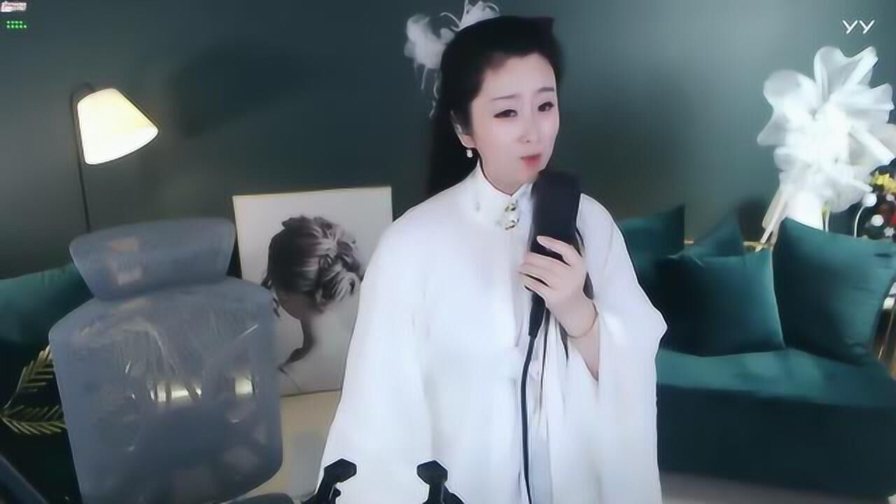 菲儿化身白狐演唱歌曲衣袂飘飘真是太美了唱得也非常好听