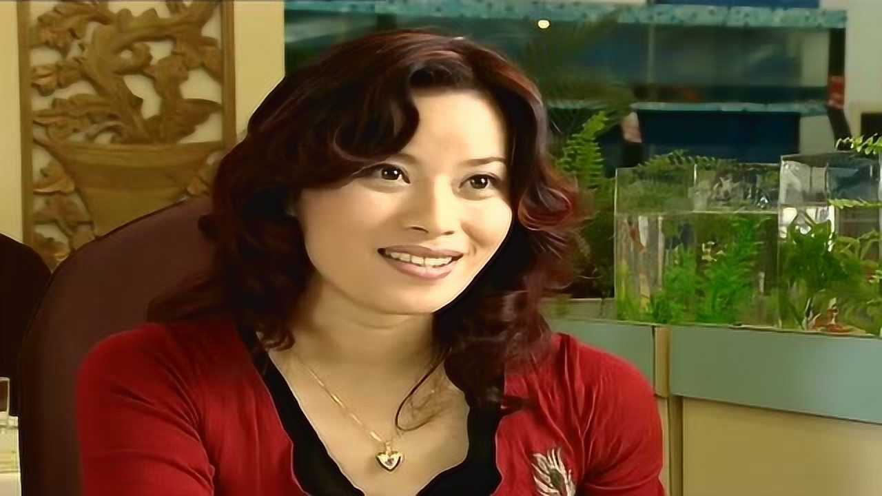 富婆请农村小伙吃饭看到点的菜小伙愣住了